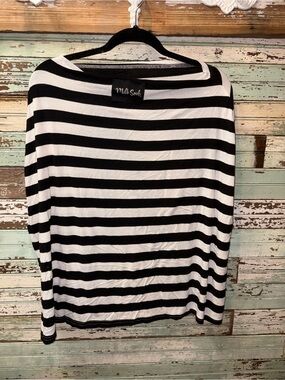 Milk Snob buggy, car seat or nursing cover. Black and White Striped Women’s Top